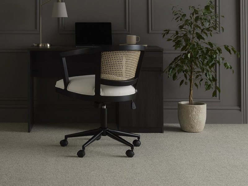Whilst most retailers are downsizing, at Carpets 4 Less we are growing!